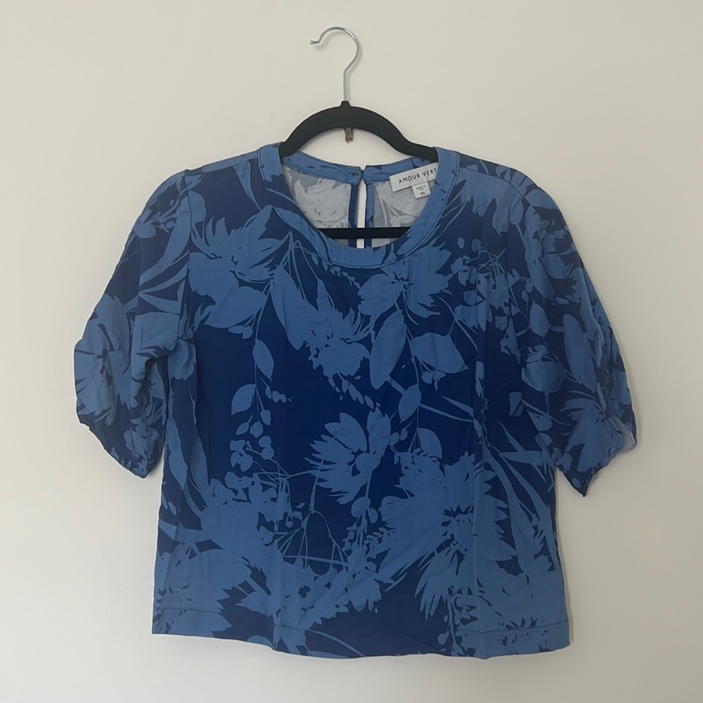 Amour Vert Tropical Floral Tee